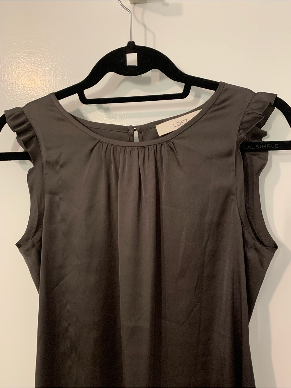 LOFT Gun Metal Ruffled Sleeve Shell Top Size XSP - Picture 2 of 7